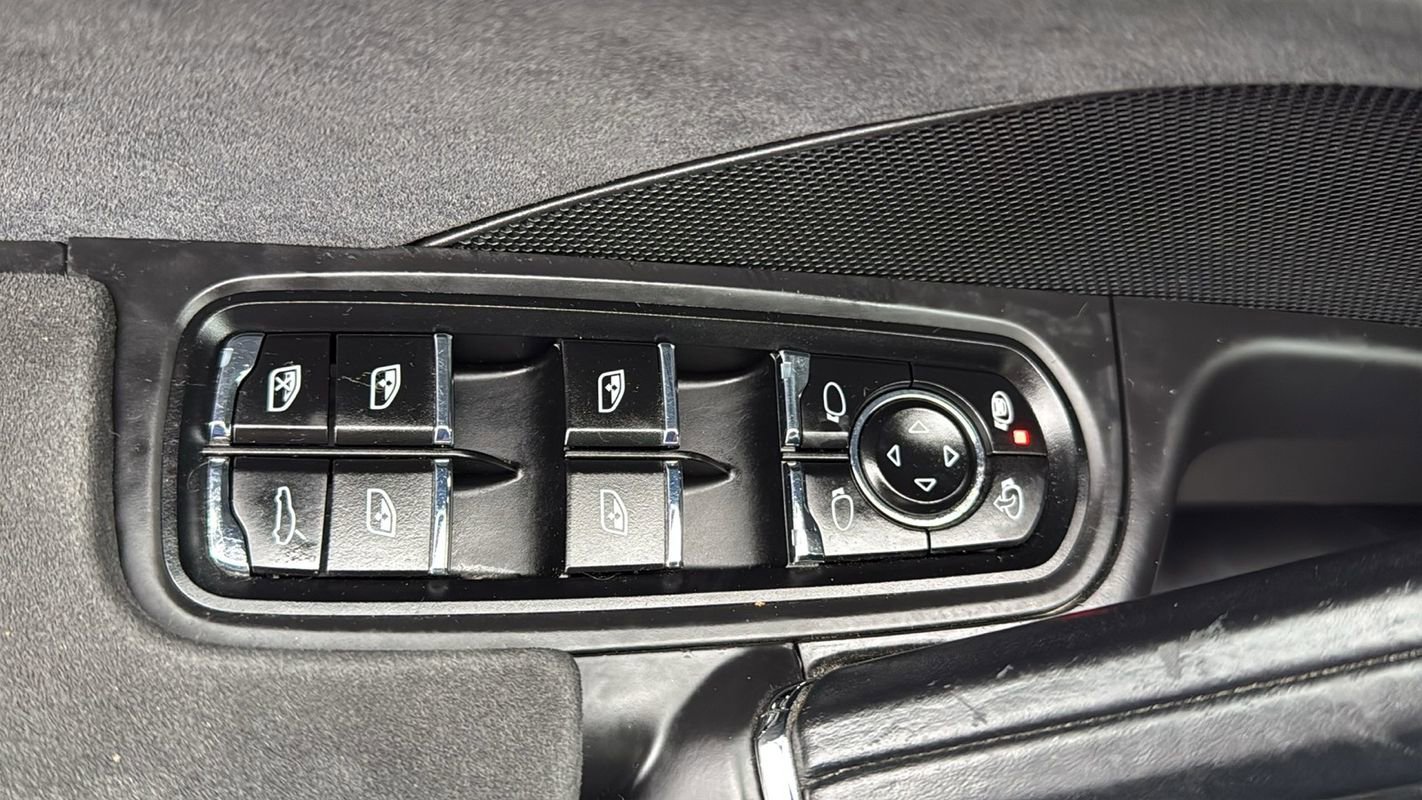 Used 2013 Porsche Cayenne GTS AWD/4WD image 29