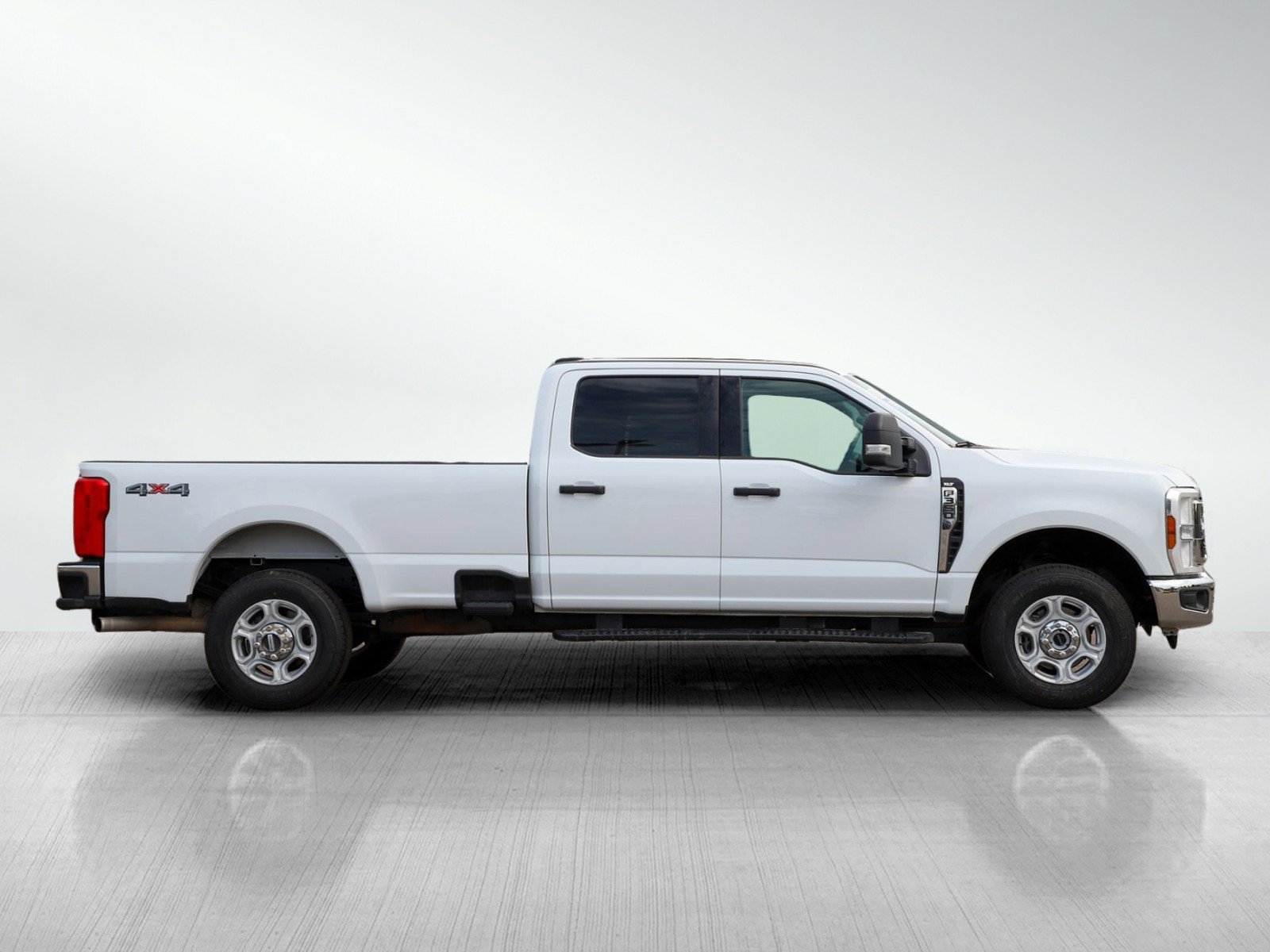 Used 2025 Ford F350 XLT AWD/4WD image 6