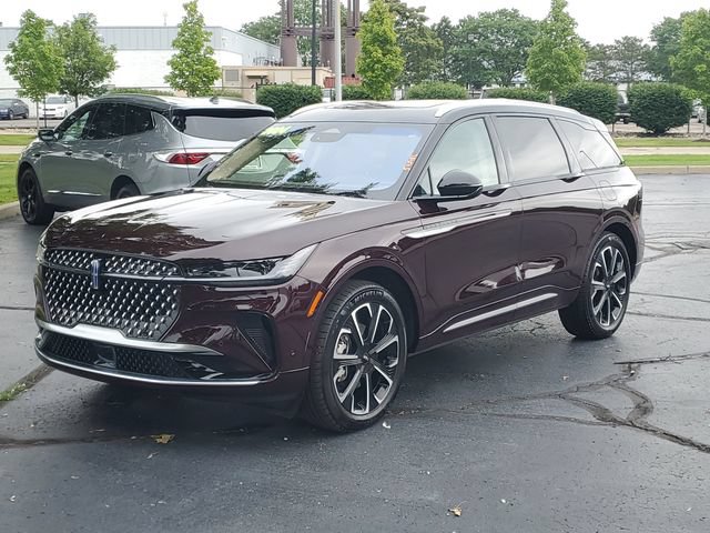 Certified 2024 Lincoln Nautilus Reserve w/ Equipment Group 202A AWD/4WD image 2