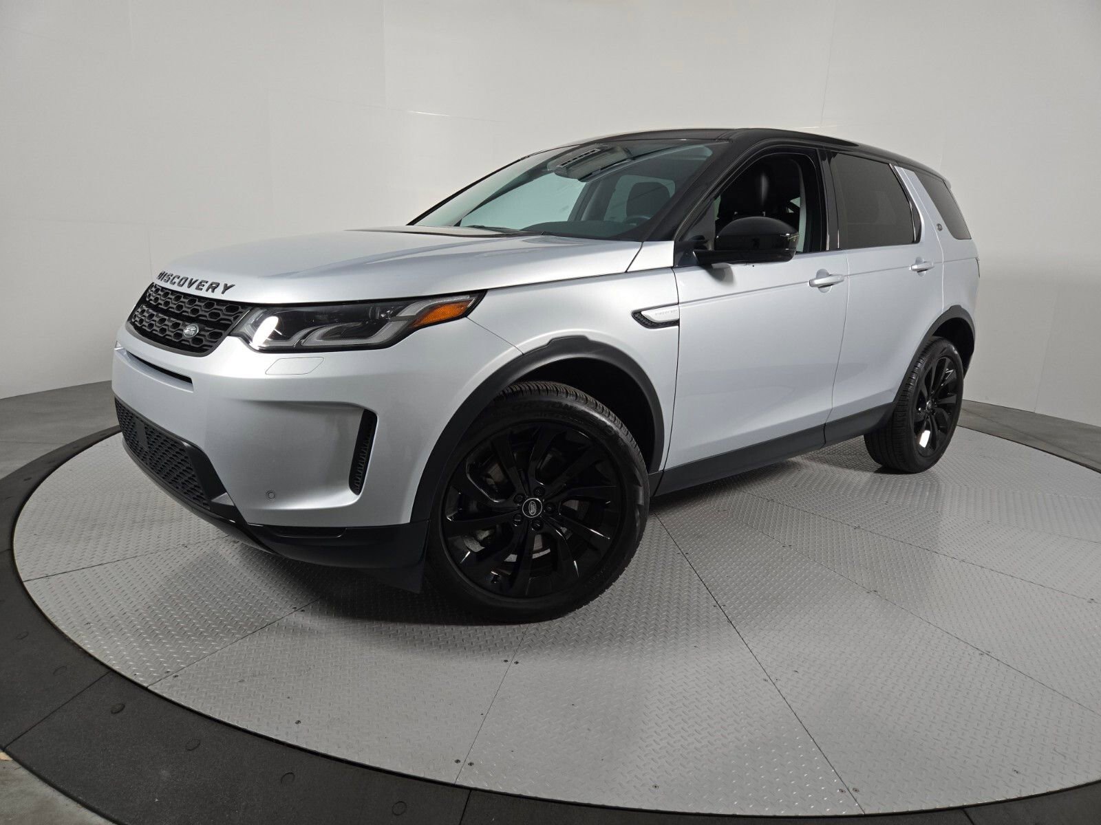 Used 2023 Land Rover Discovery Sport SE