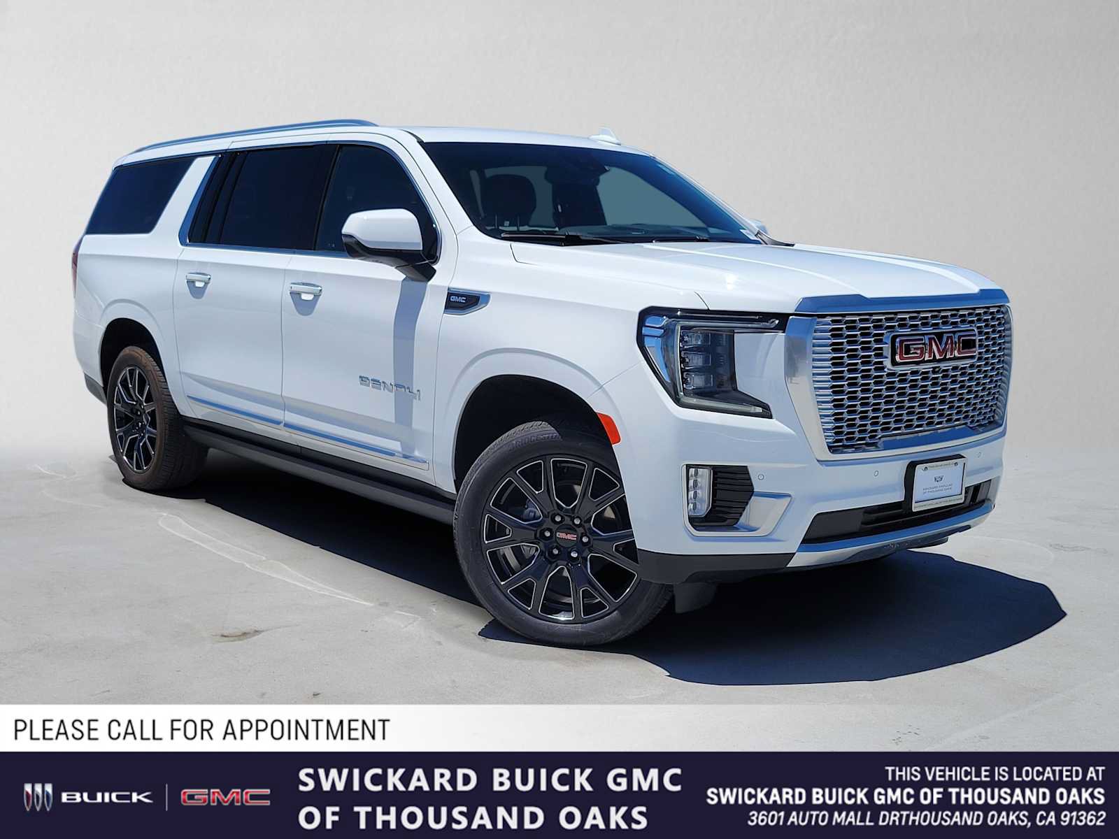 Used 2024 GMC Yukon XL Denali AWD/4WD image 1