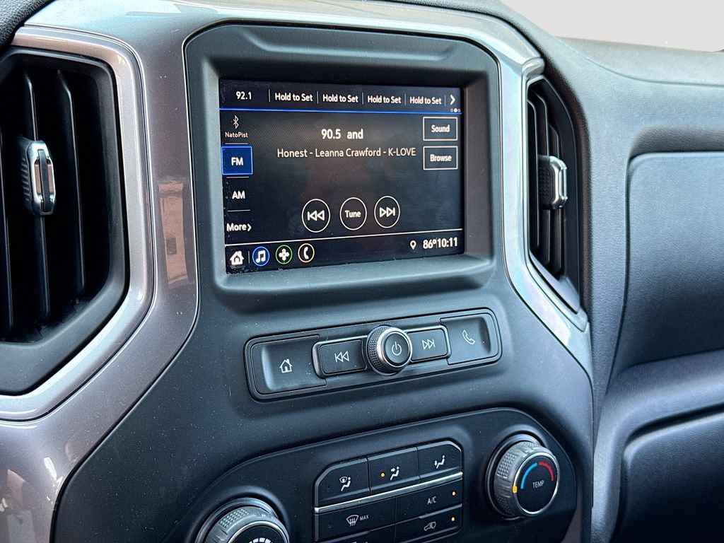 Used 2020 Chevrolet Silverado 1500 Custom w/ Custom Value Package AWD/4WD image 17