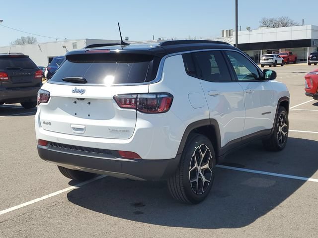 Used 2024 Jeep Compass Limited AWD/4WD image 3