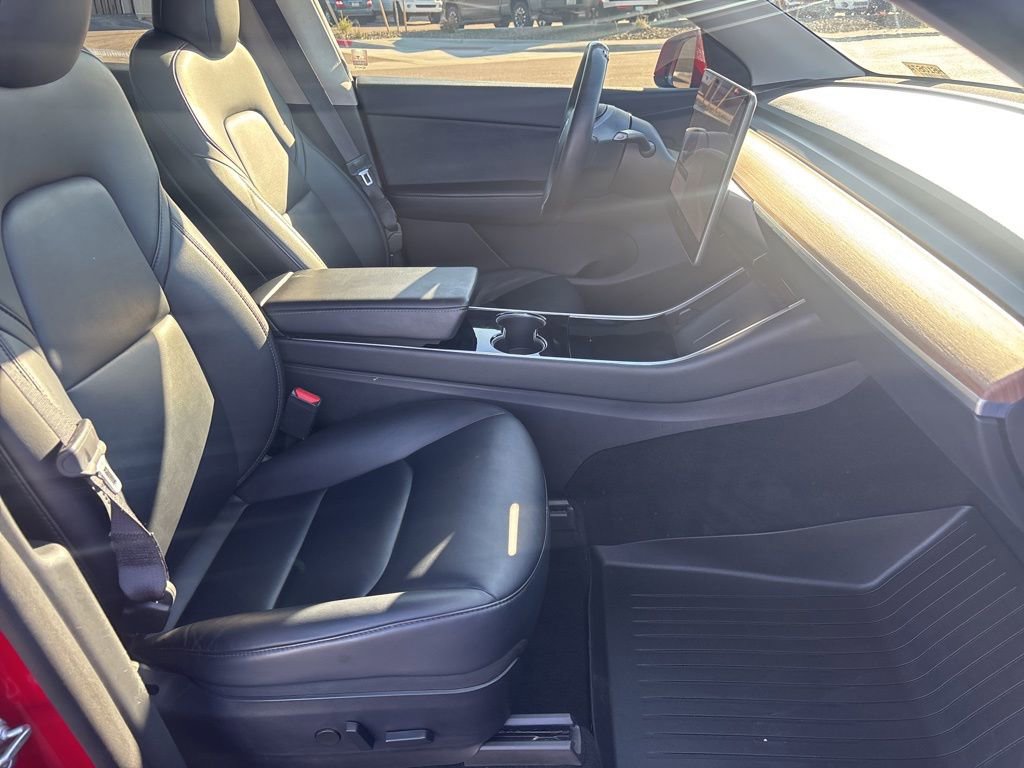 Used 2020 Tesla Model Y Long Range image 16