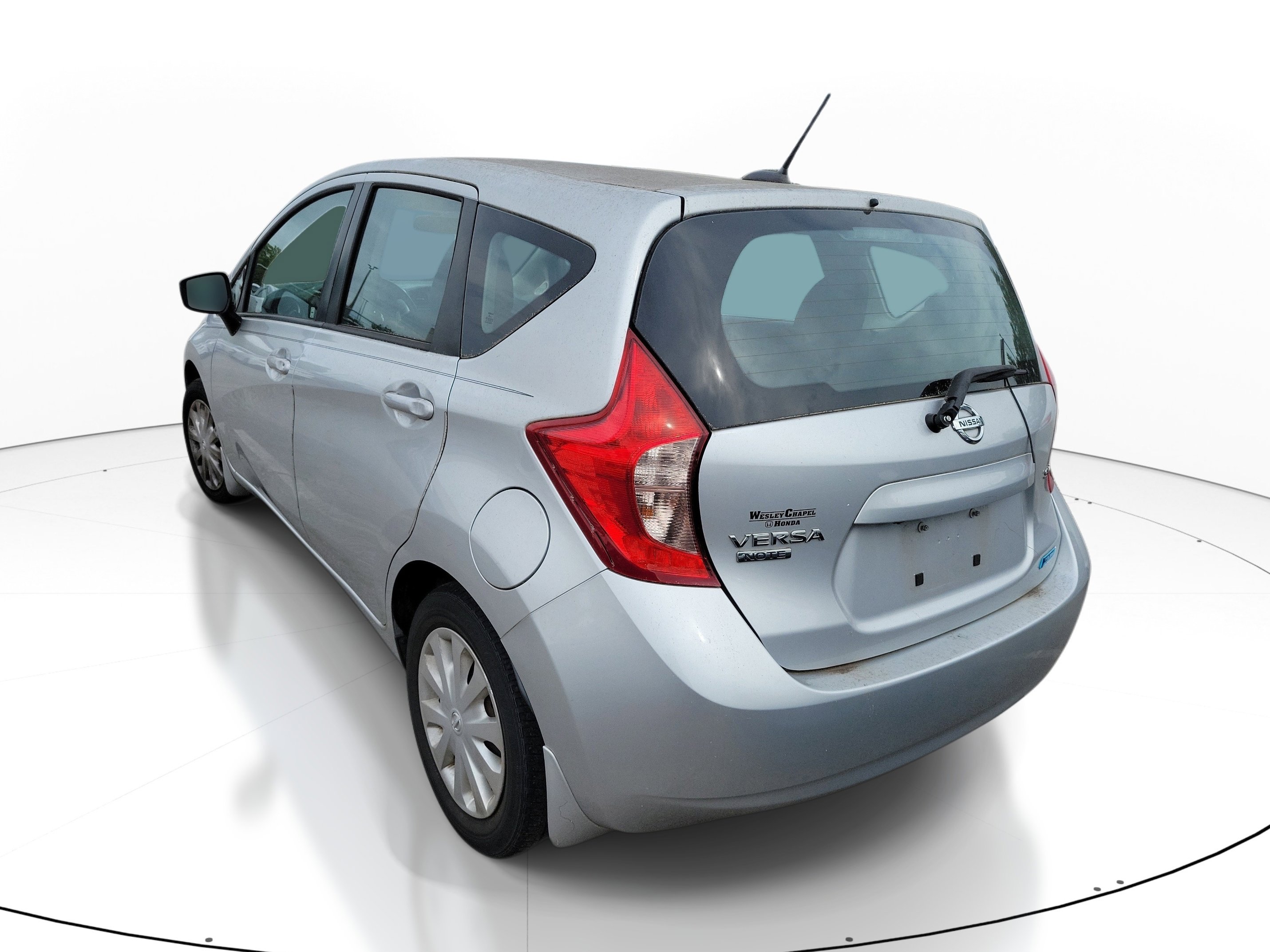 Used 2015 Nissan Versa Note SV w/ SV Convenience Package FWD image 4