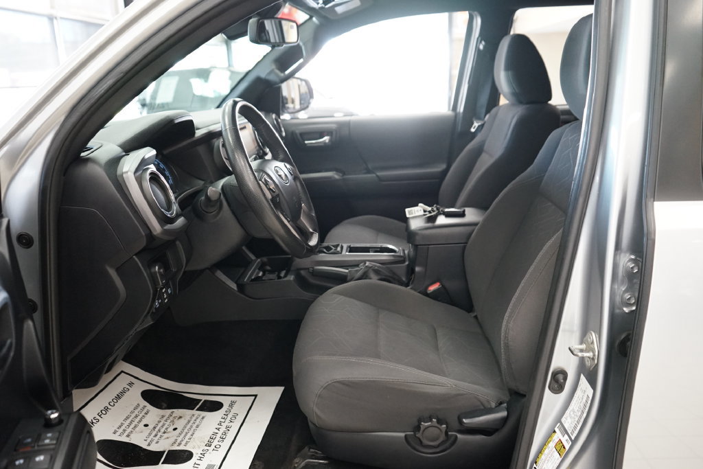 Used 2018 Toyota Tacoma TRD Off-Road w/ Technology Package AWD/4WD image 25