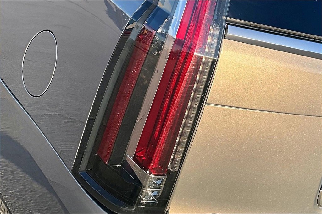 Used 2019 Cadillac Escalade Premium Luxury image 31