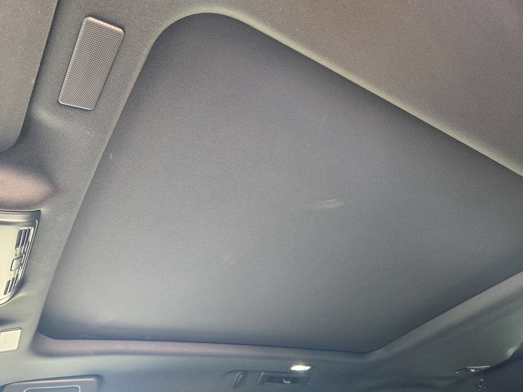 Certified 2025 GMC Yukon Denali Ultimate w/ LPO, Floor Liner Package AWD/4WD image 25