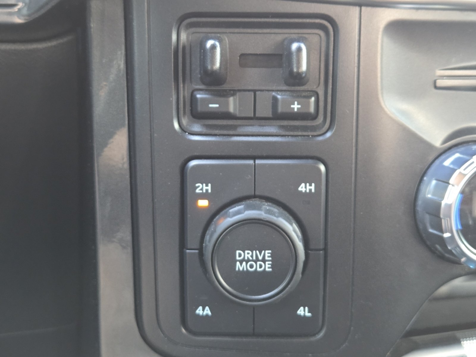 Used 2021 Ford F150 Lariat w/ Equipment Group 502A High AWD/4WD image 6