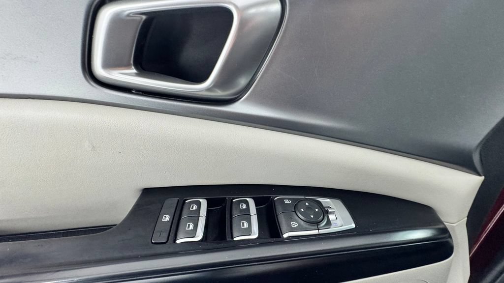 Used 2024 Kia Carnival LX FWD image 20