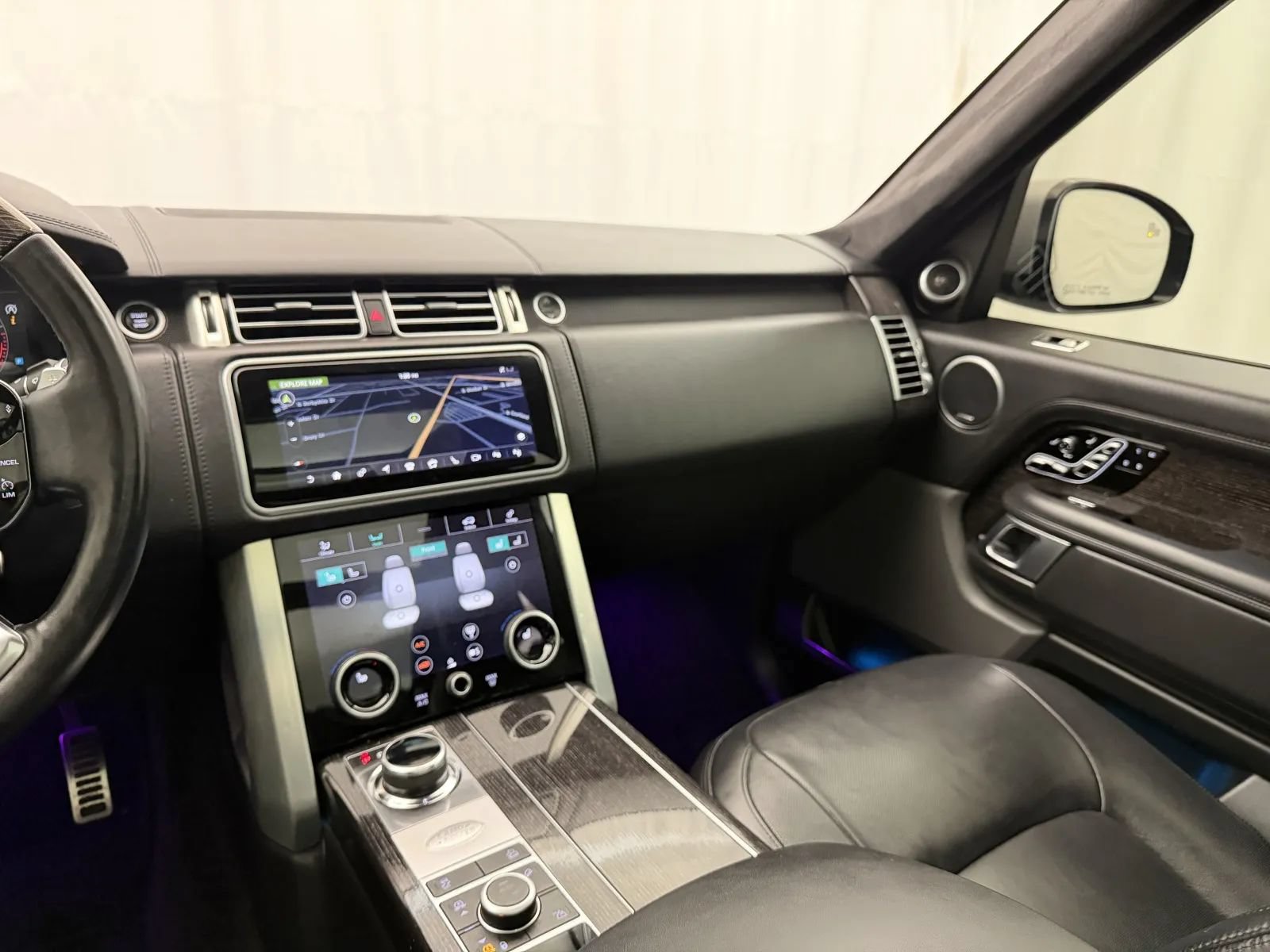 Used 2018 Land Rover Range Rover Long Wheelbase Autobiography AWD/4WD image 25