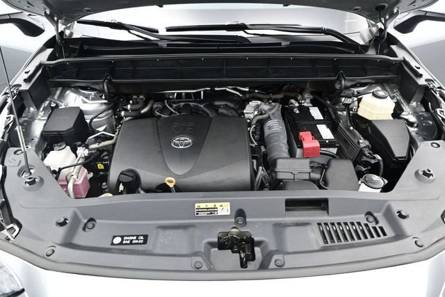 Used 2021 Toyota Highlander Limited FWD image 17
