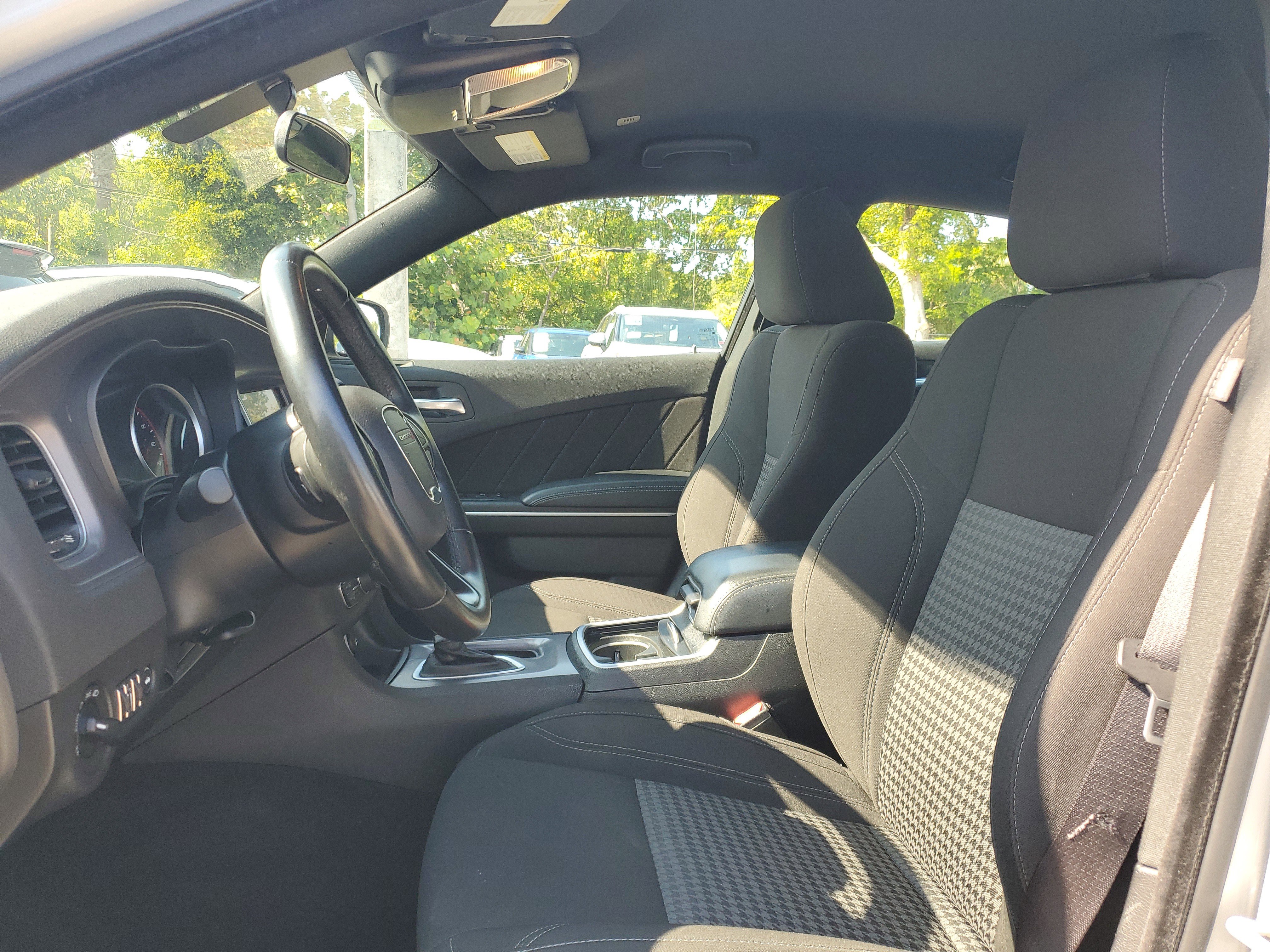 Used 2023 Dodge Charger SXT image 9