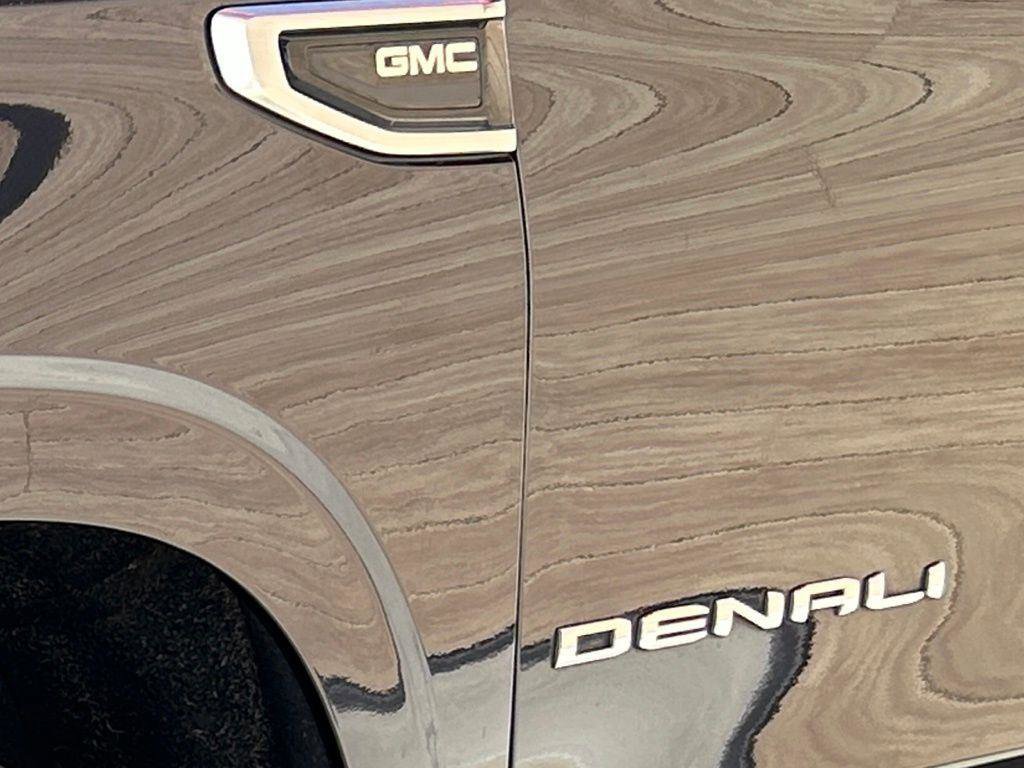 Used 2023 GMC Yukon XL Denali image 7
