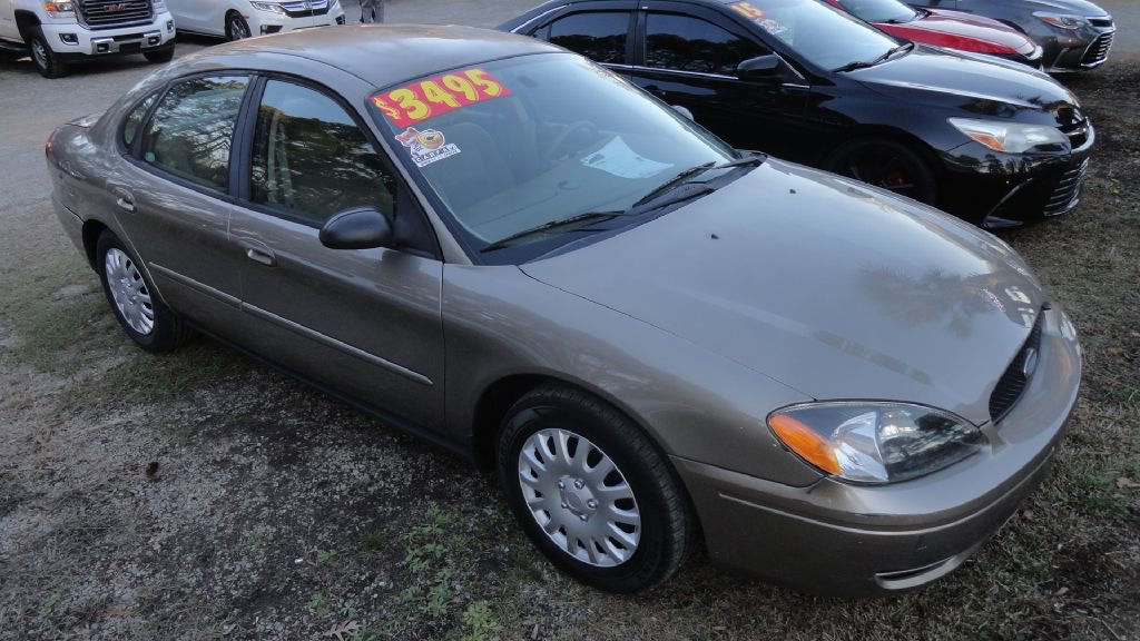 Used 2004 Ford Taurus SE