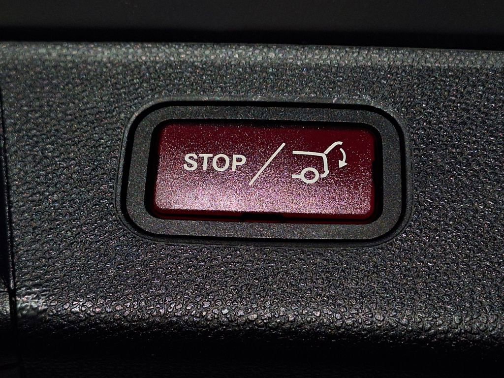 Used 2015 Mercedes-Benz GLK 350 4MATIC image 26