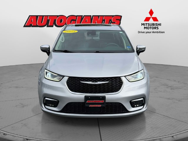 Used 2023 Chrysler Pacifica Limited FWD image 6