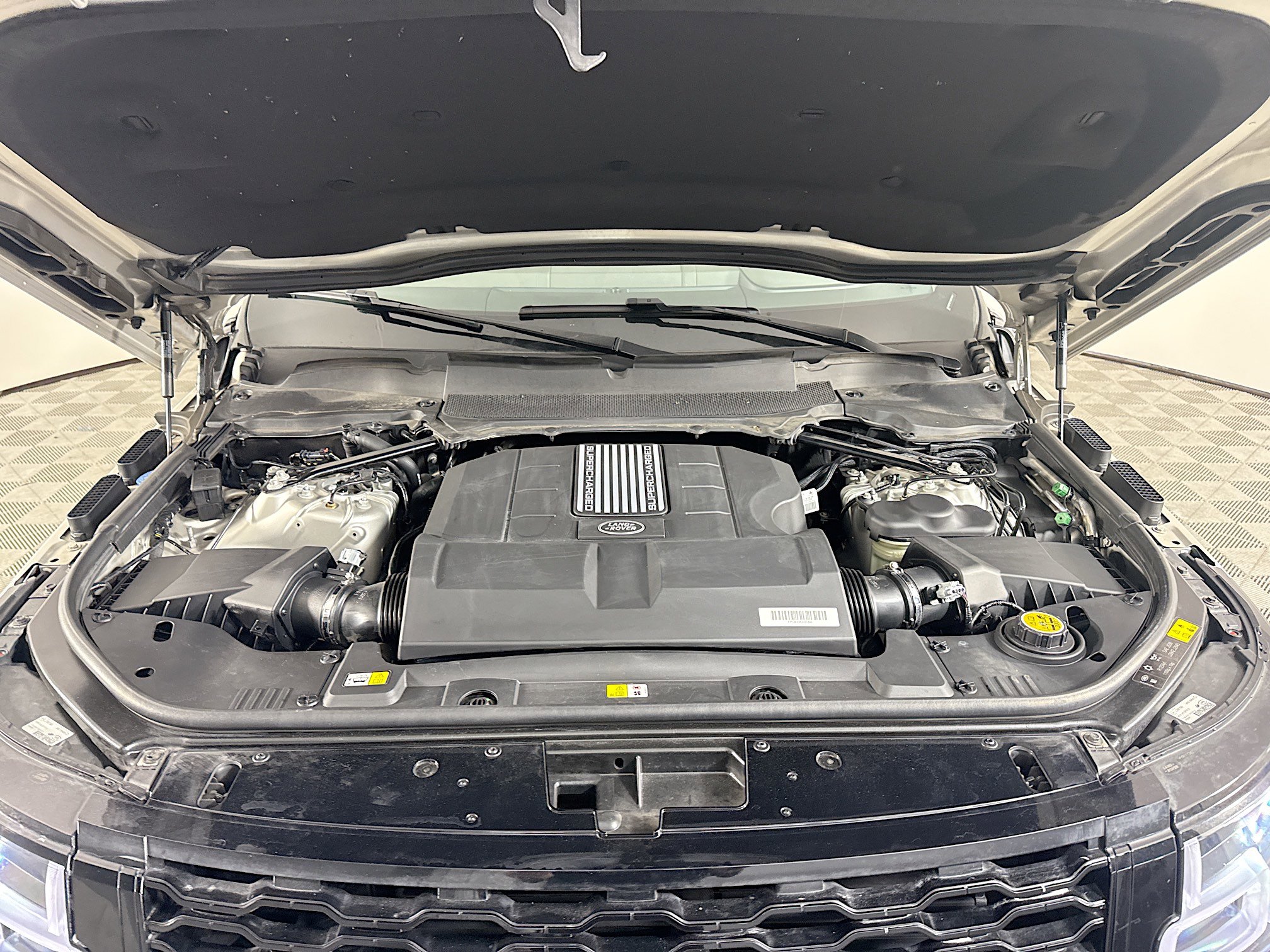 Used 2018 Land Rover Range Rover Supercharged AWD/4WD image 39