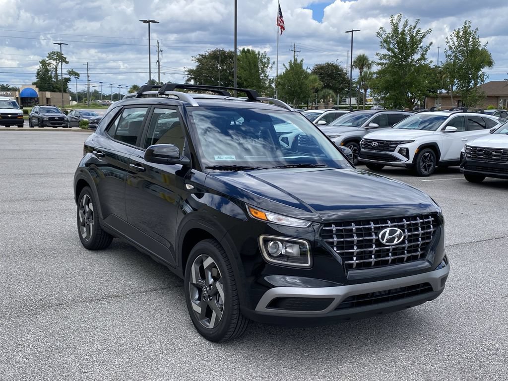 New 2026 Hyundai Venue SEL FWD image 2