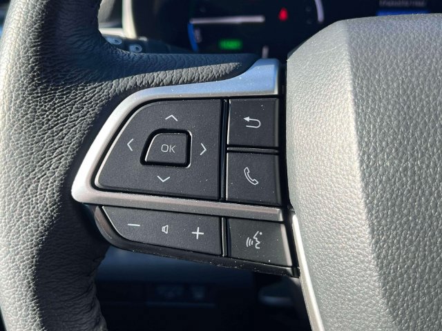 Certified 2025 Toyota Sienna XLE w/ XLE Plus Package FWD image 24