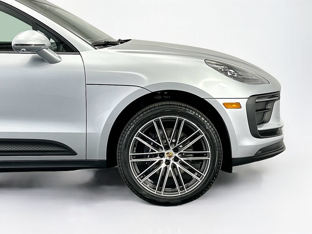 Used 2026 Porsche Macan AWD/4WD image 11