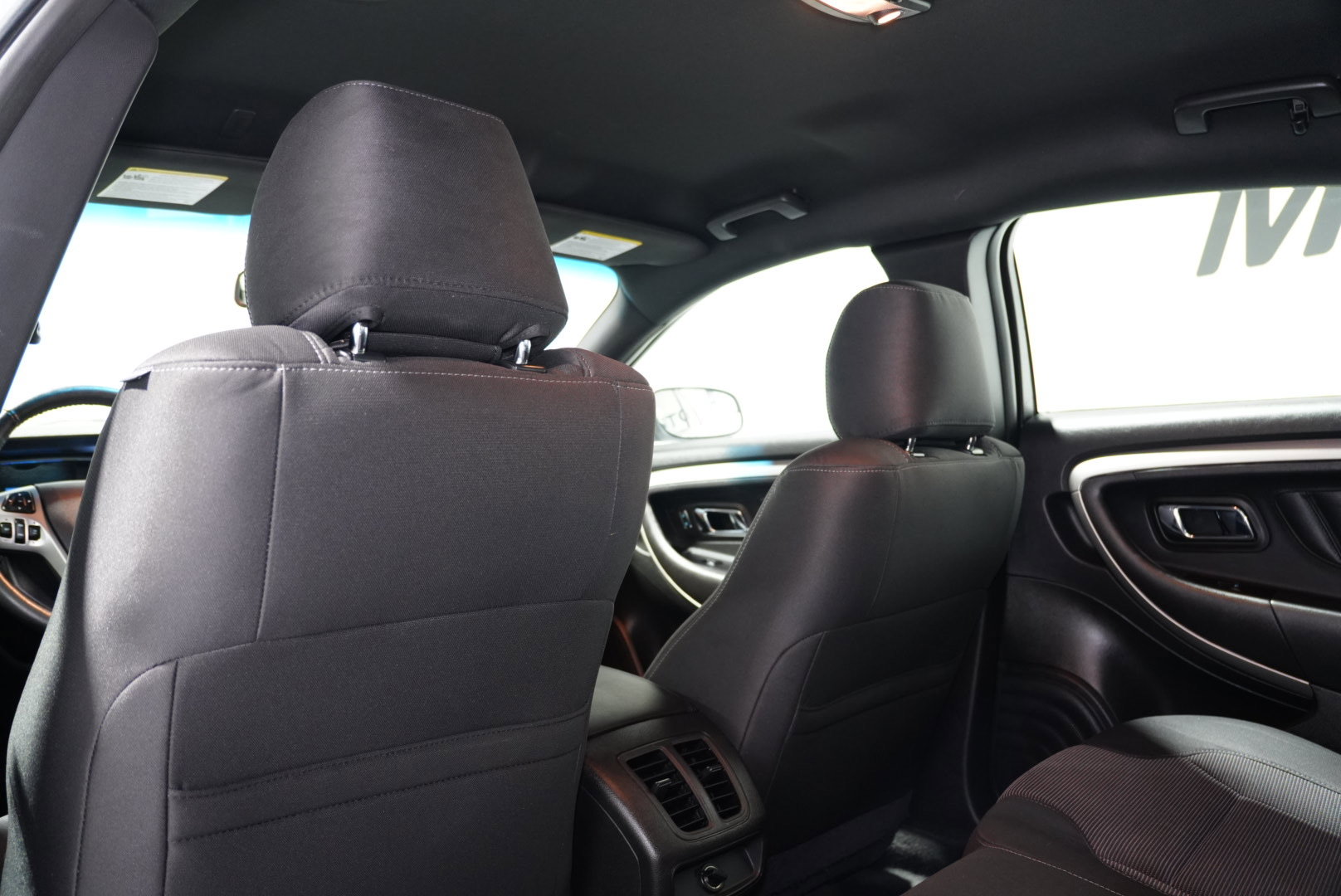 Used 2018 Ford Taurus SEL image 16