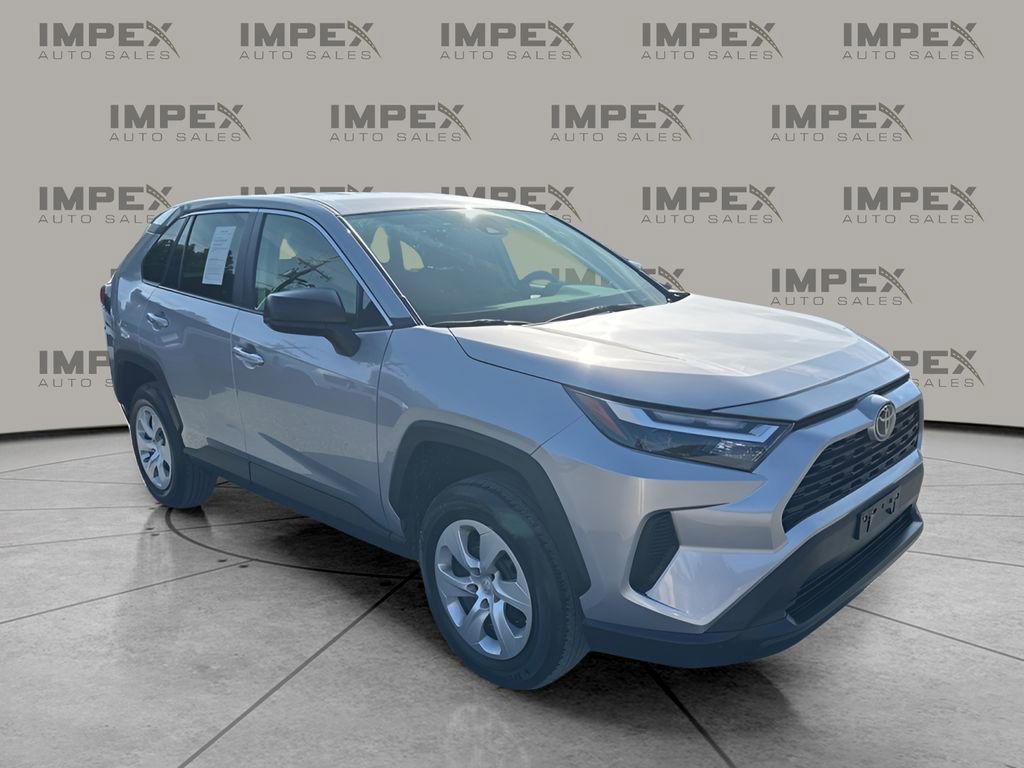 Used 2024 Toyota RAV4 LE image 7