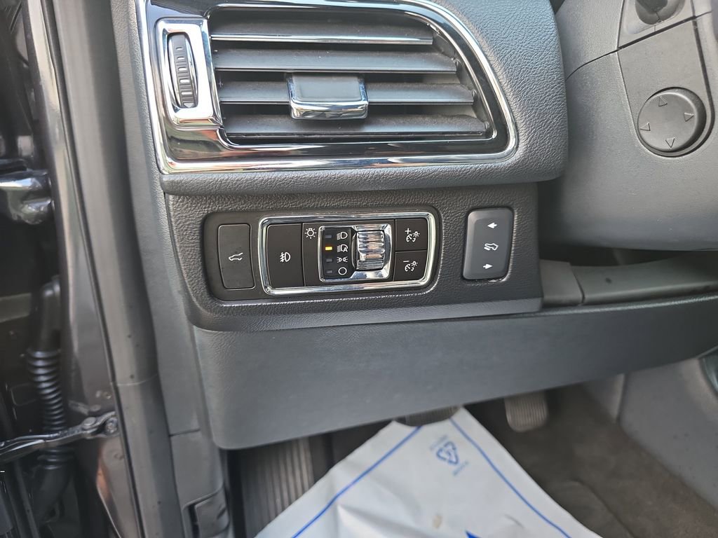 Used 2023 Lincoln Navigator Reserve image 20