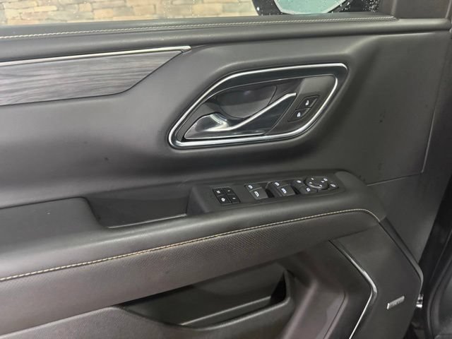 Used 2023 GMC Yukon SLT w/ SLT Luxury Package AWD/4WD image 12