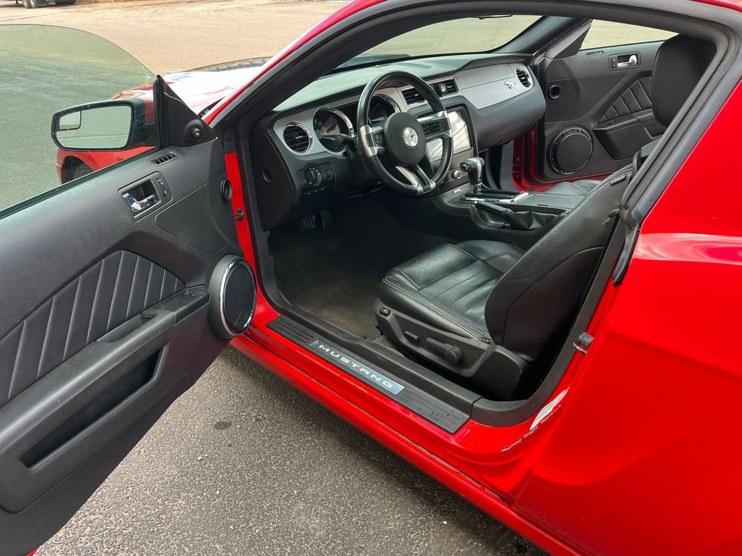 Used 2012 Ford Mustang GT RWD image 11