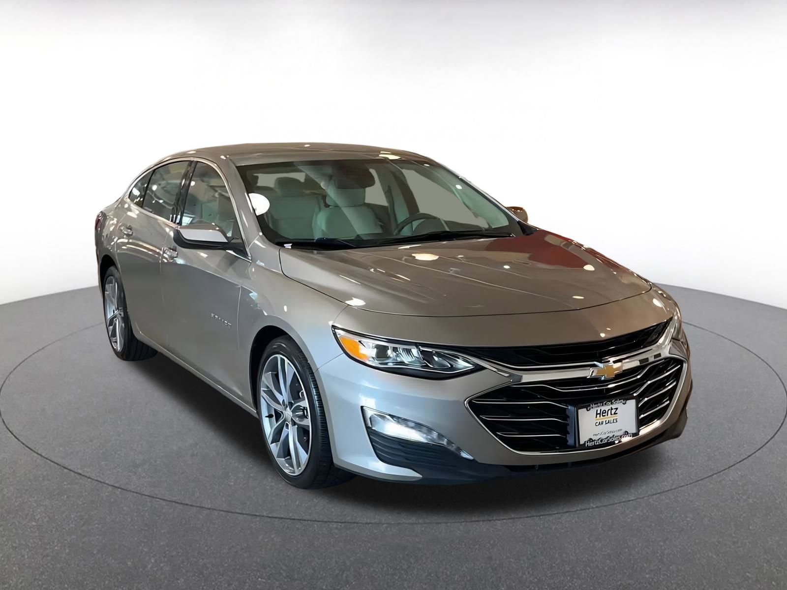 Used 2024 Chevrolet Malibu LT image 3