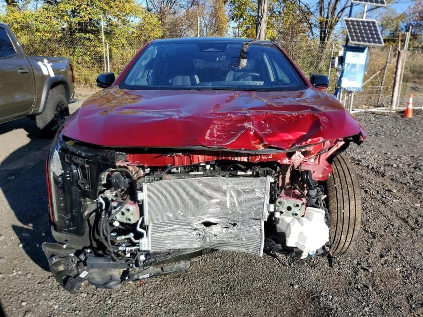 Used 2025 Cadillac Optiq Luxury 1 image 2