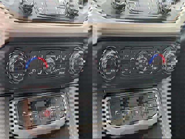 Used 2022 GMC Acadia Denali w/ Denali Ultimate Package image 16