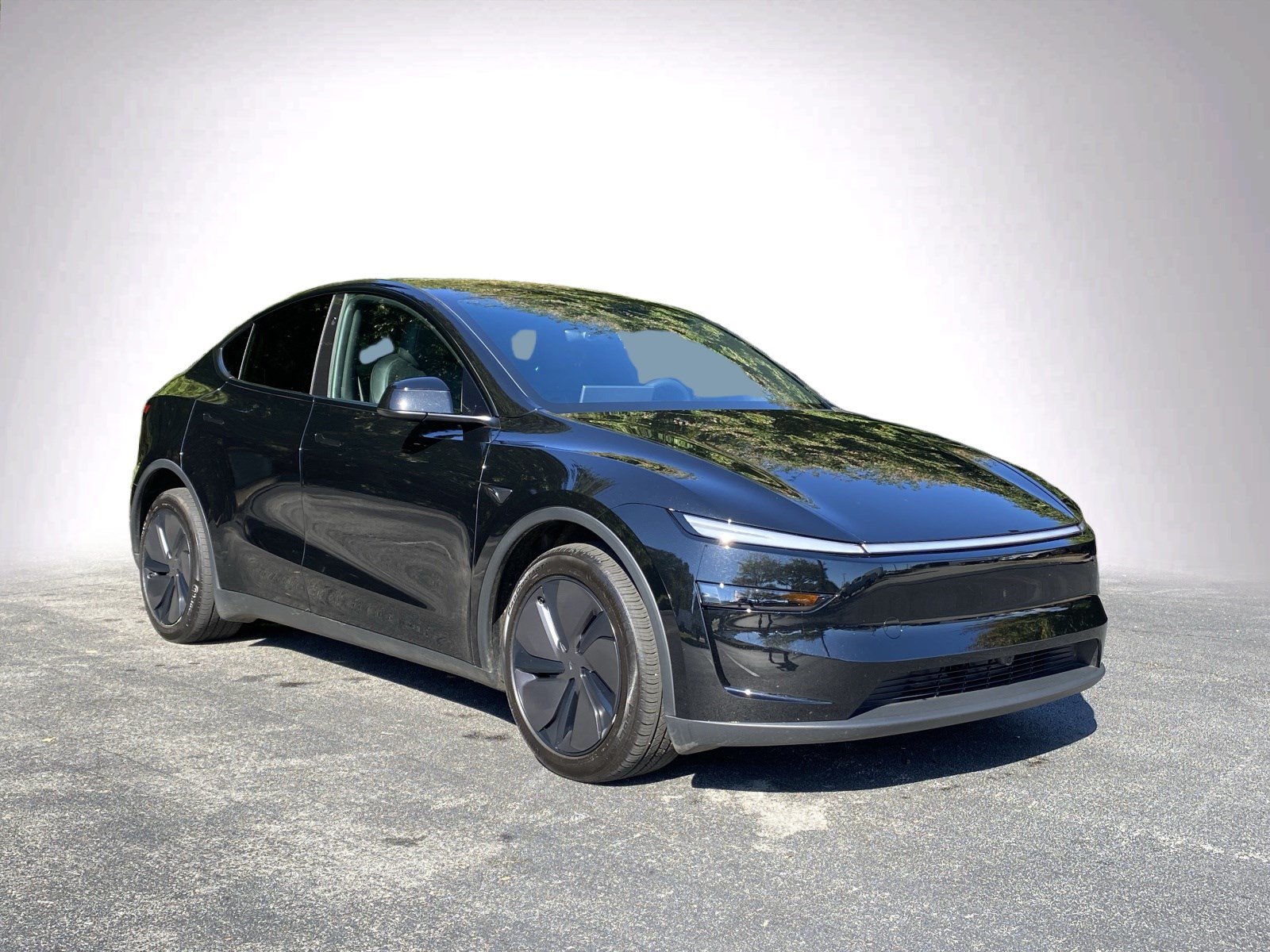 Used 2026 Tesla Model Y AWD image 2