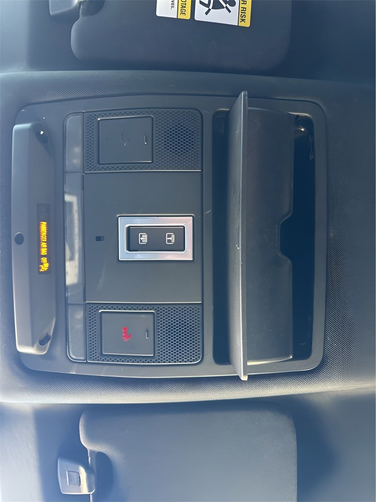 Used 2020 Land Rover Discovery Sport SE R-Dynamic image 54