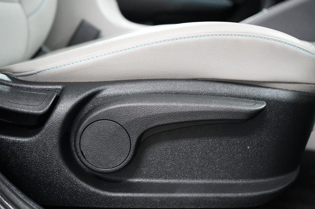 Used 2022 Kia Niro EX Premium FWD image 25
