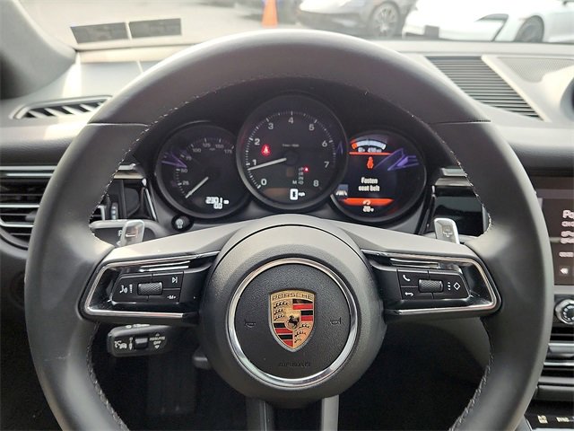Used 2025 Porsche Macan image 21