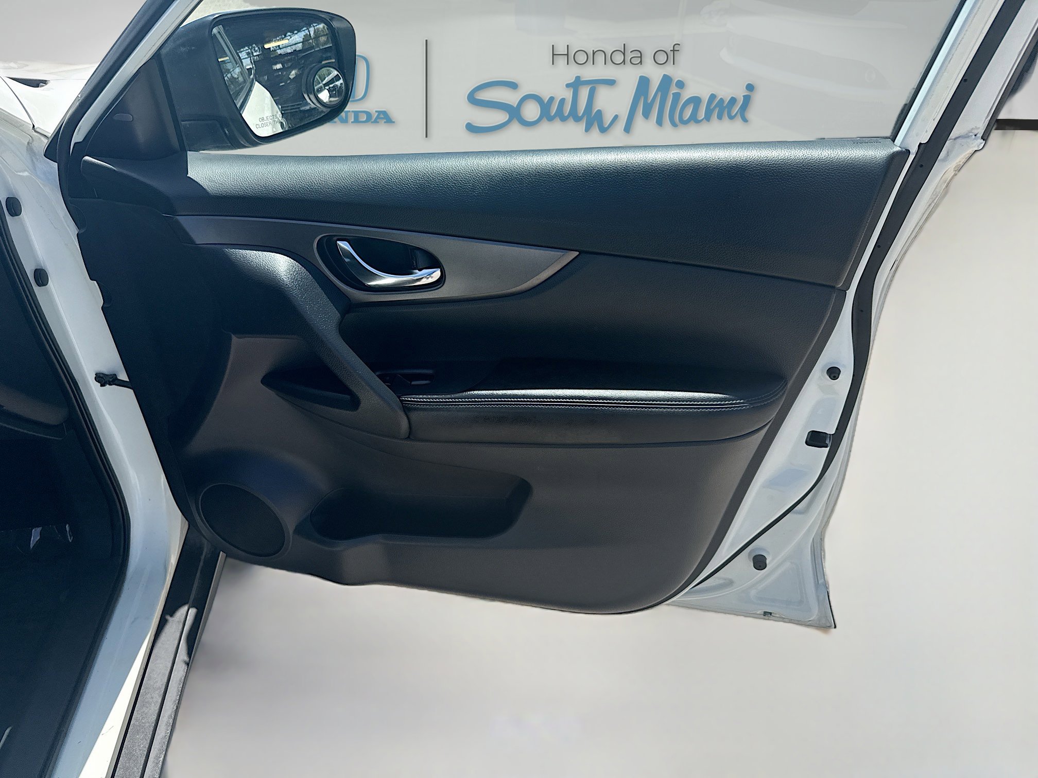 Used 2015 Nissan Rogue SV w/ SV Premium Package image 34