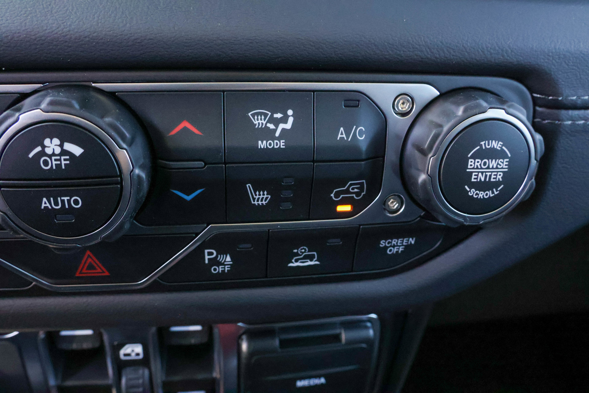 New 2026 Jeep Wrangler Unlimited Sahara AWD/4WD image 23