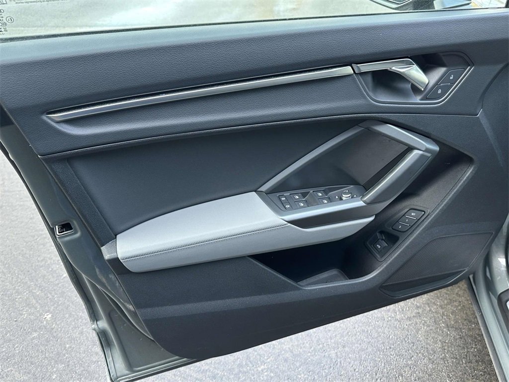 Used 2025 Audi Q3 2.0T Premium w/ Convenience Package image 15