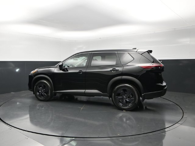 Certified 2026 Nissan Rogue SV FWD image 2