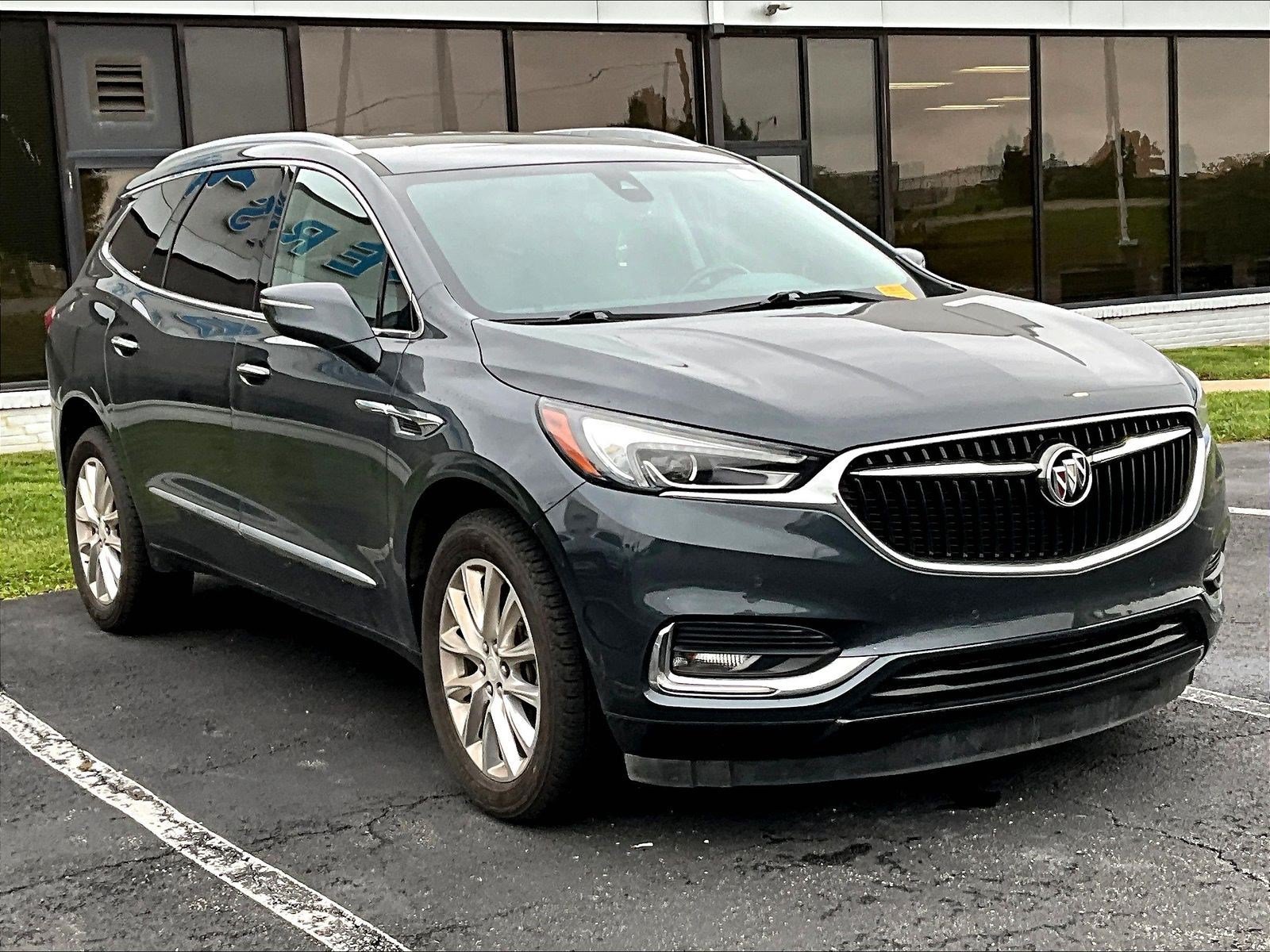 Used 2018 Buick Enclave Premium w/ Experience Buick Package FWD image 2