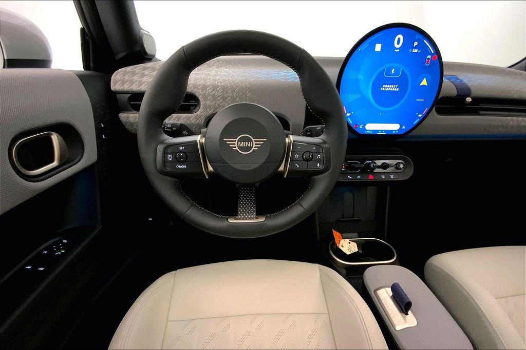 Certified 2025 MINI Cooper S image 4