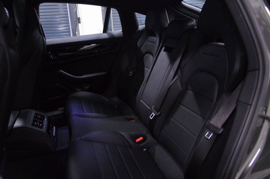 Certified 2025 Porsche Panamera 4 AWD/4WD image 36