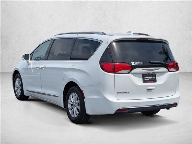Used 2018 Chrysler Pacifica Touring-L FWD image 8