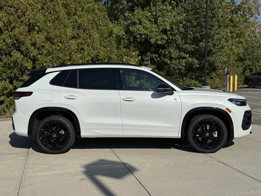 New 2025 Volkswagen Tiguan SE R-Line image 6