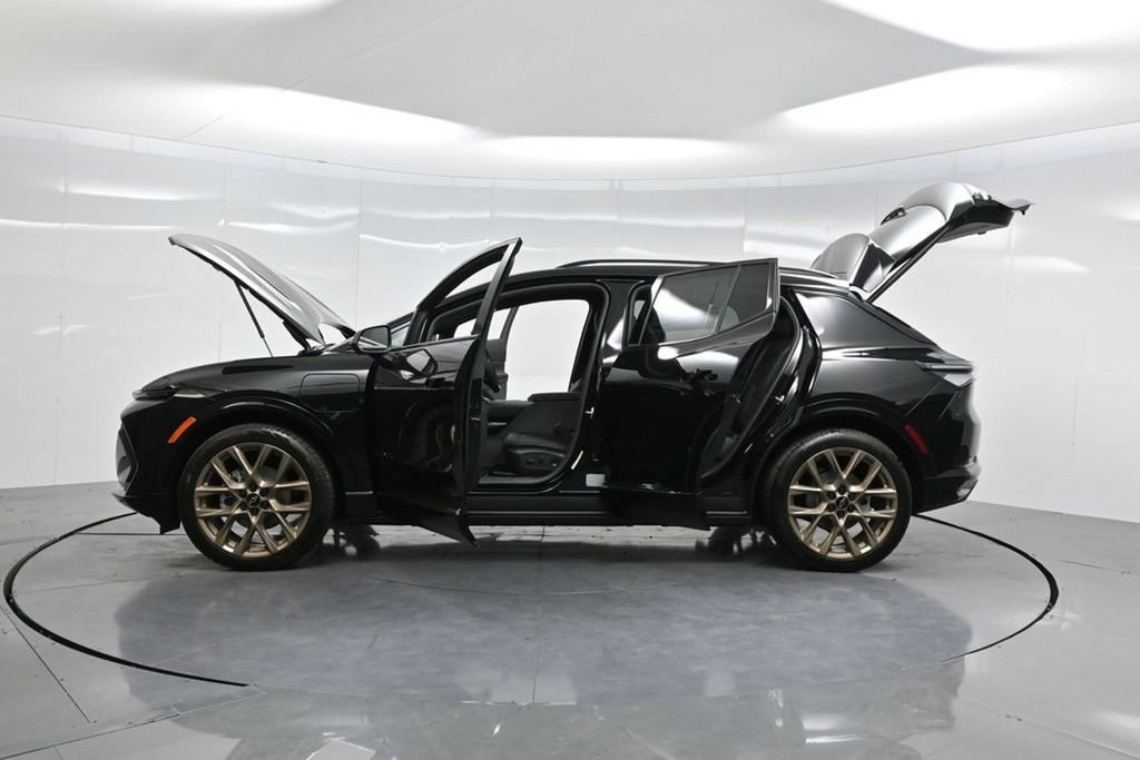 New 2026 Chevrolet Equinox EV RS w/ Convenience Package II FWD image 48
