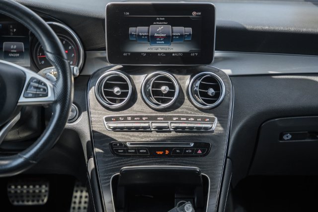 Used 2019 Mercedes-Benz GLC 300 4MATIC image 21