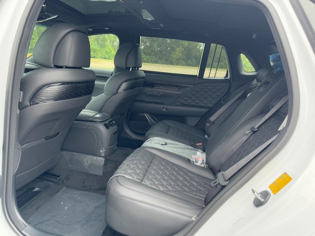New 2026 Genesis G90 3.5T Prestige image 7