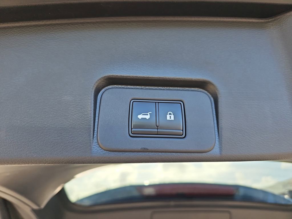 Used 2021 Nissan Rogue SV w/ Premium Package image 17